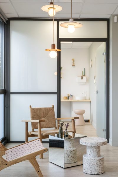 Intérieur du centre d’épilation laser et détatouage (Be)OMA à Anglet, Pays Basque